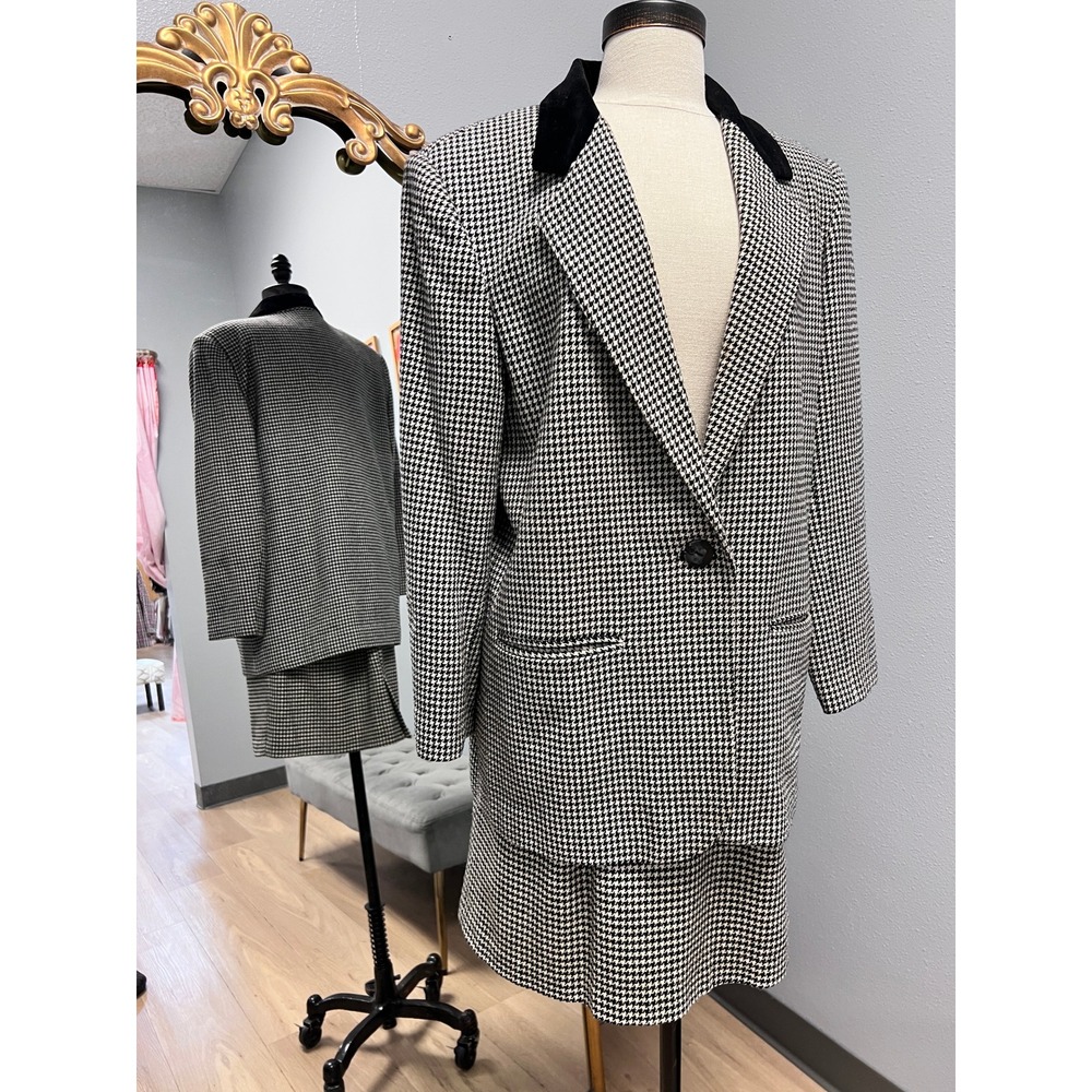 Sag Harbor Skirt Suit Women 14P Black White Good Houndstooth Velvet Collar